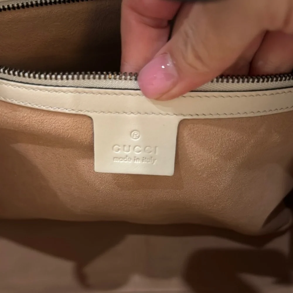 Gucci White and Gold Chevron Shoulder Bag